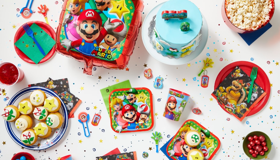 Mario Brothers party tableware and décor