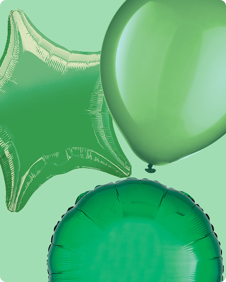 Des ballons verts.