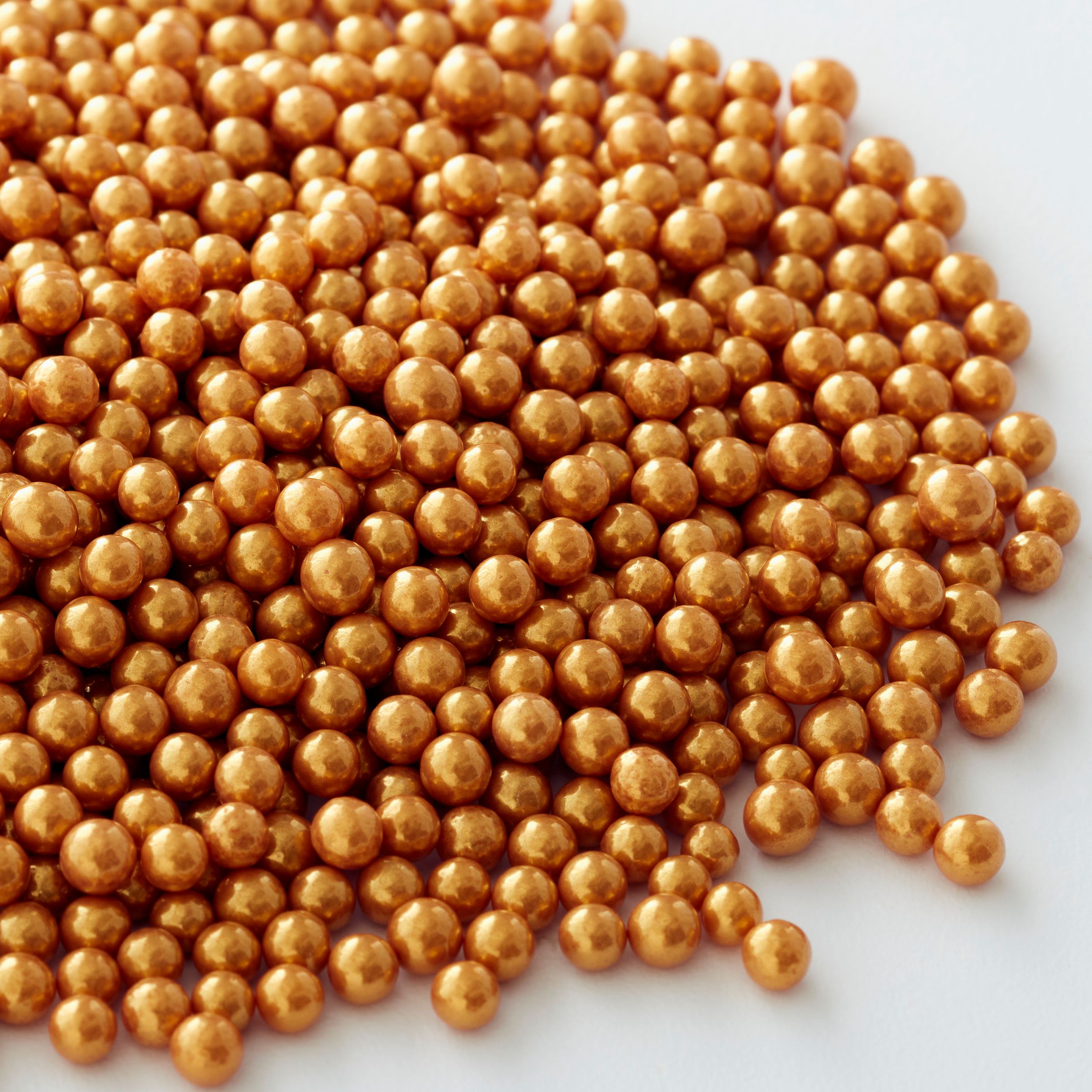 Wilton Edible Decorative Pearl Sprinkles, Gold, 5-oz, for Baking/Cake Decoration CloseUp