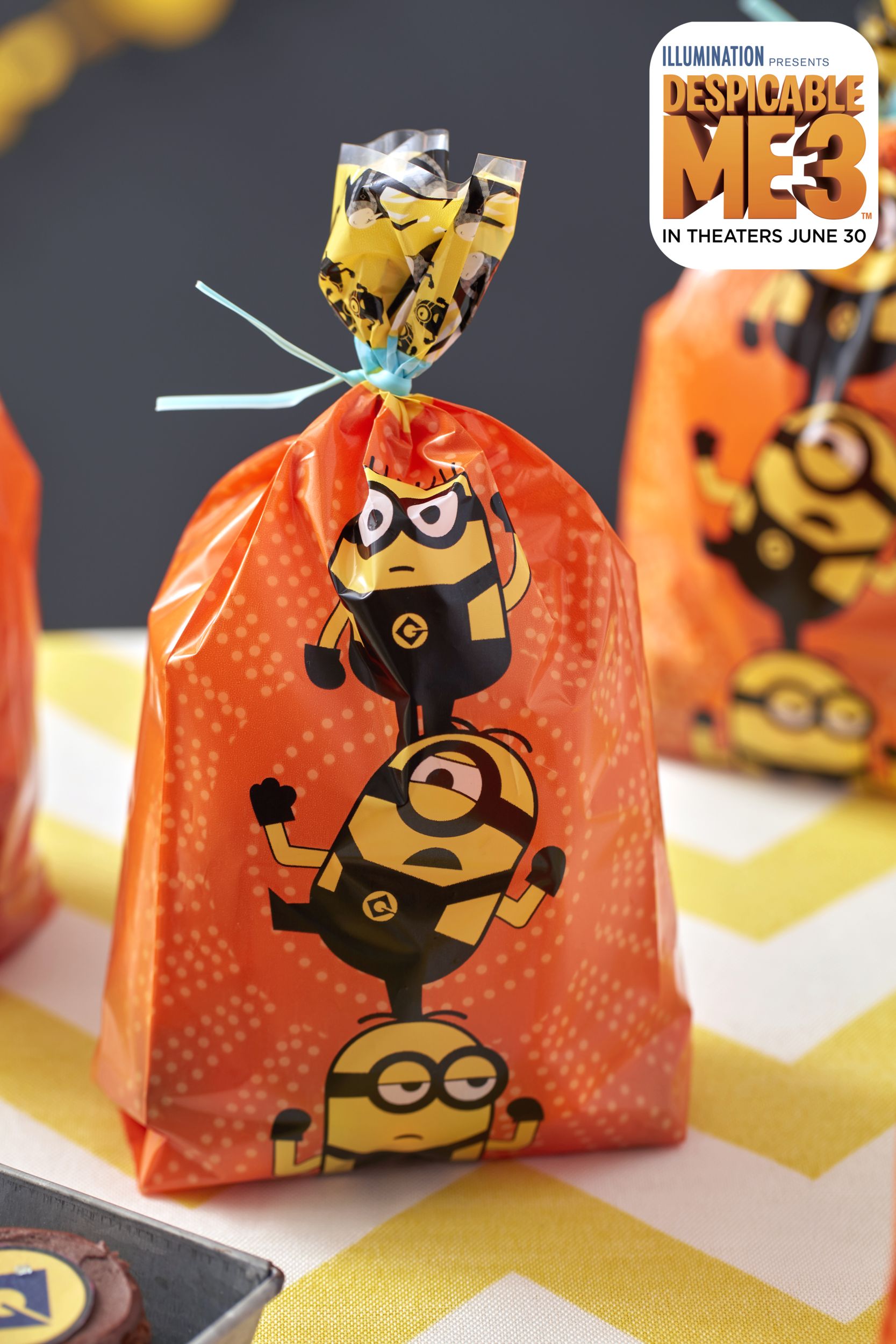 Minions Treat Bag, 16-pk Composite_or_Mixed