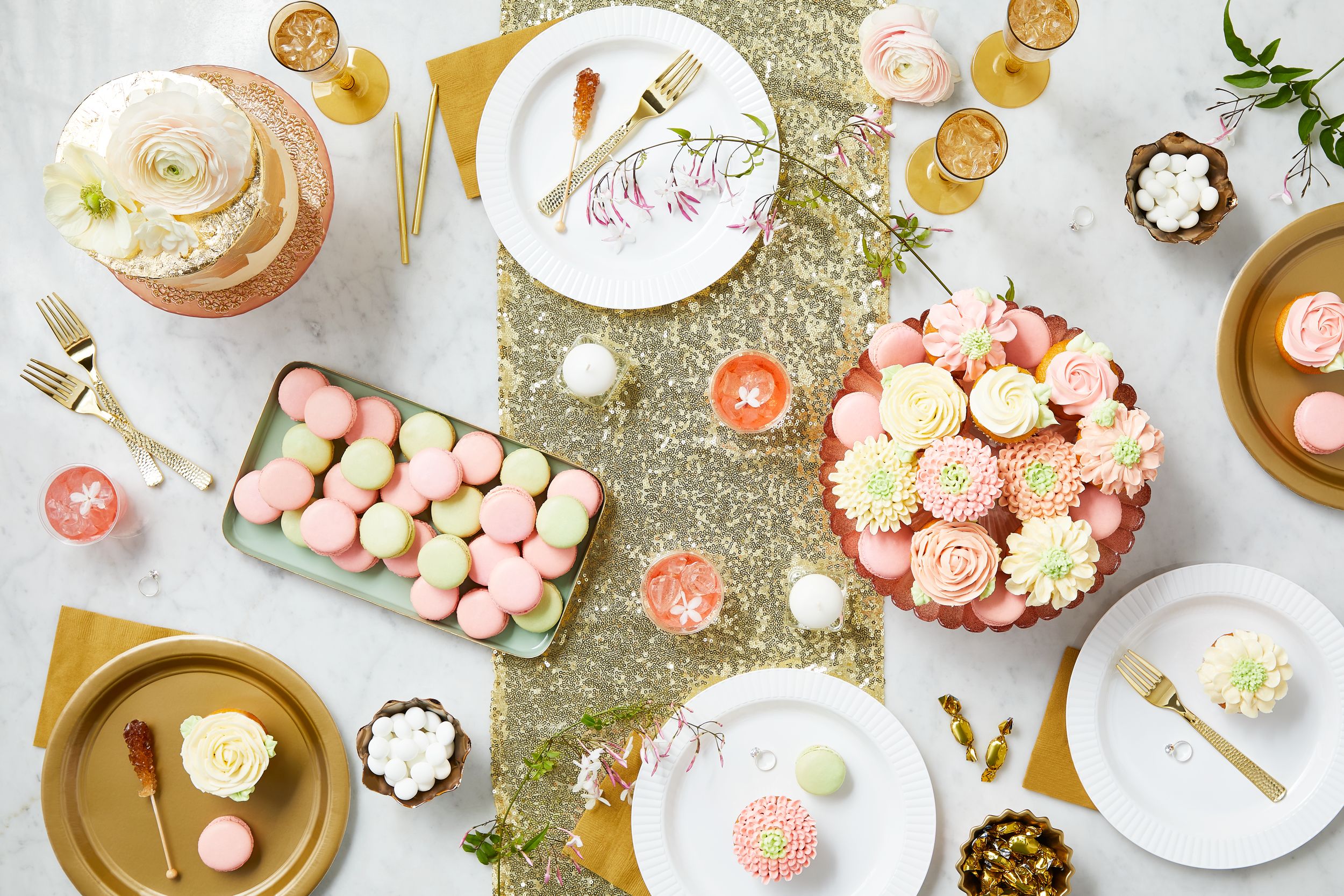 Chemin de table, paillettes dorées, 13 x 72 po Overhead_Flat