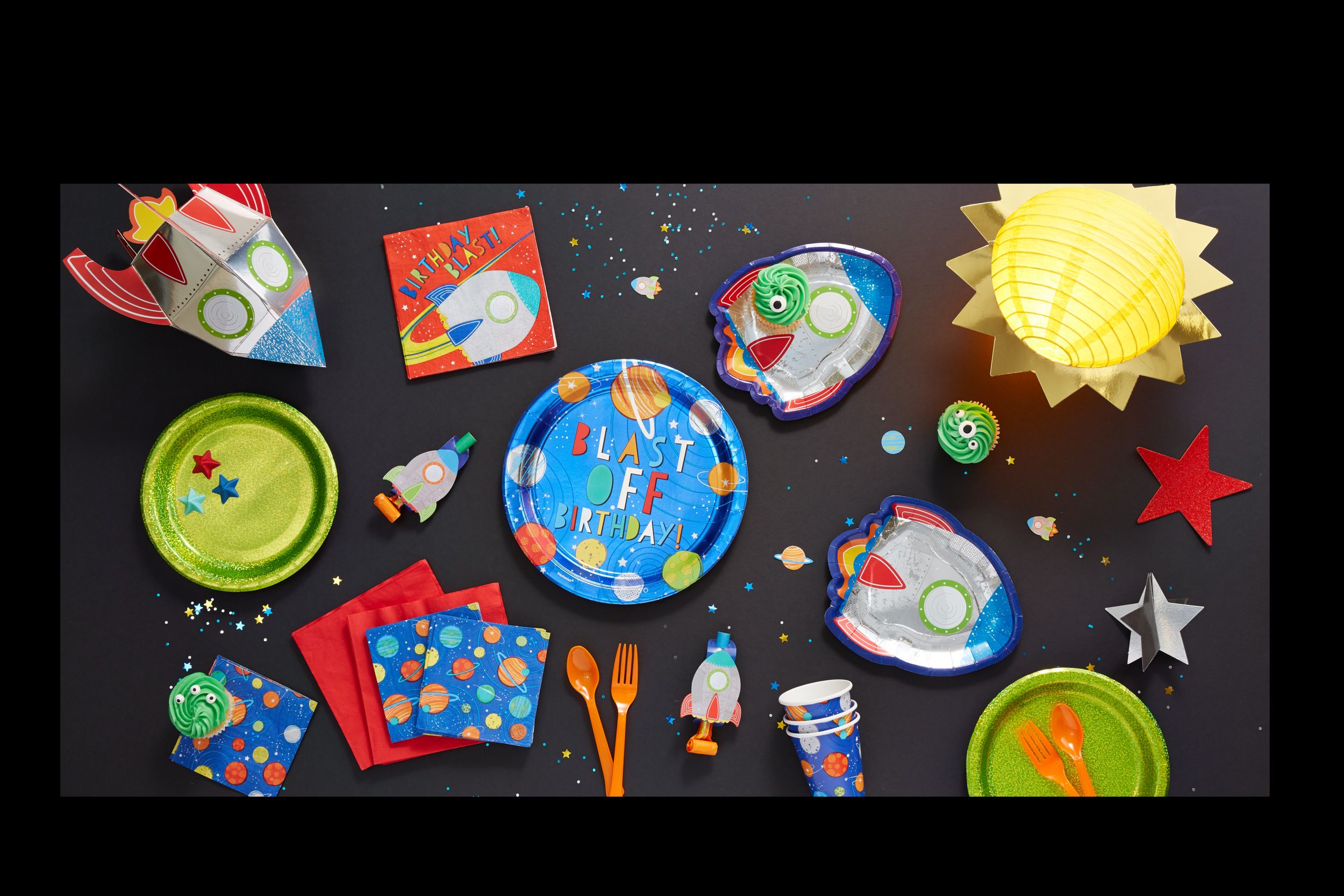 Blast Off "Blast Off Birthday" Round Paper Disposable Dinner Plates, Blue/Orange, 10.5-in, 8-pk, for Birthday Party Composite_or_Mixed