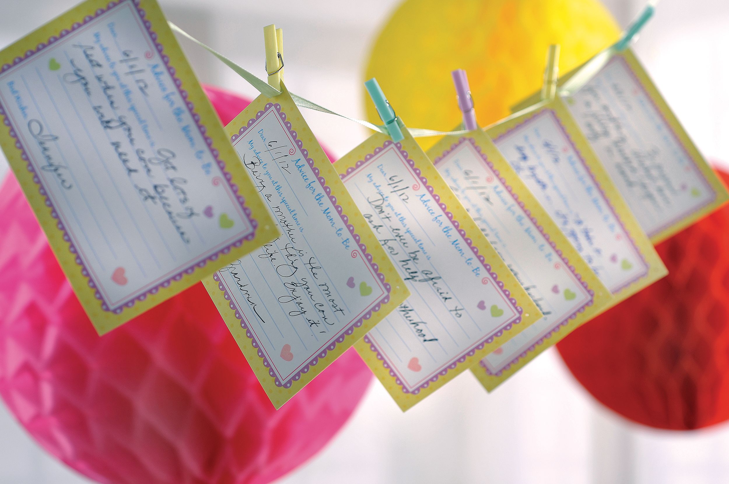 "Advice for the Mom-to-Be" Paper Advice Cards, Multi-Coloured, 24-pk, for Baby Shower/Gender Reveal Front_Angled_Left