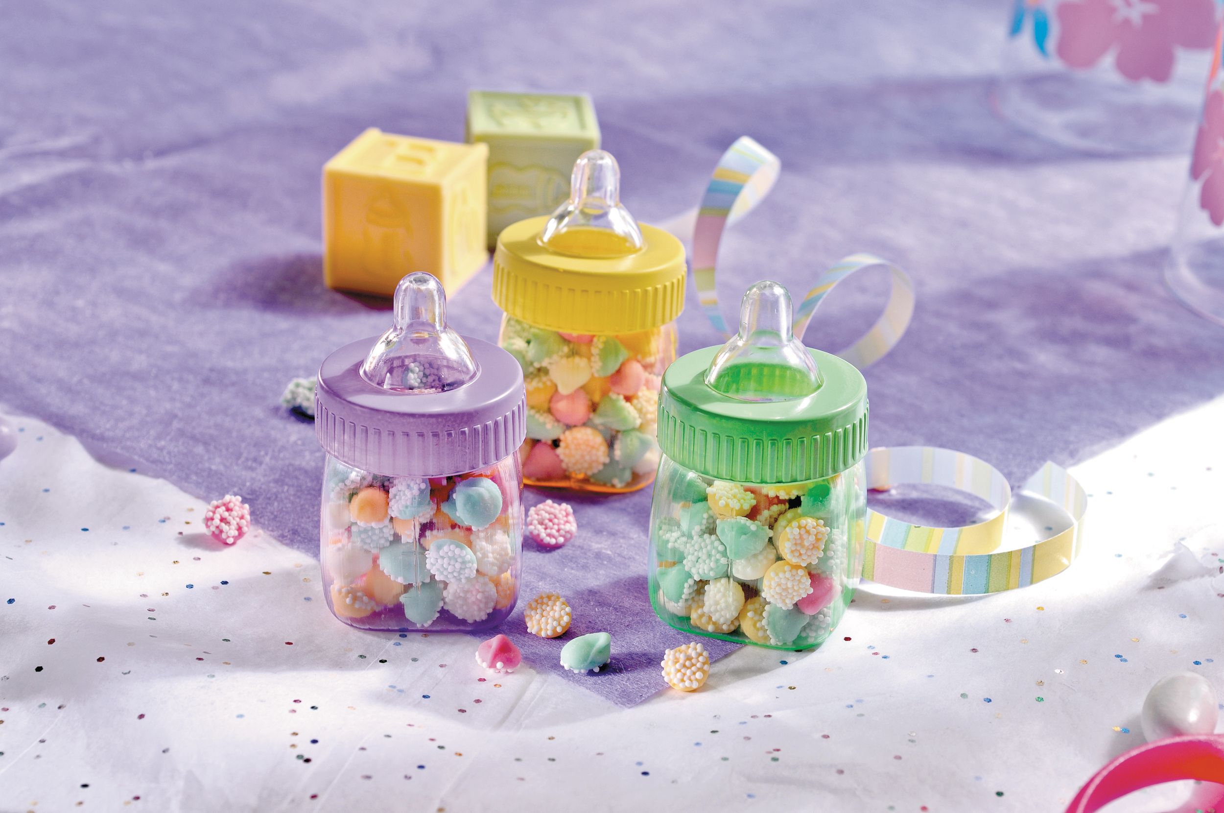 Cadeaux-surprises de biberons multicolores pour fête prénatale, paq. 6 Overhead_Plunge