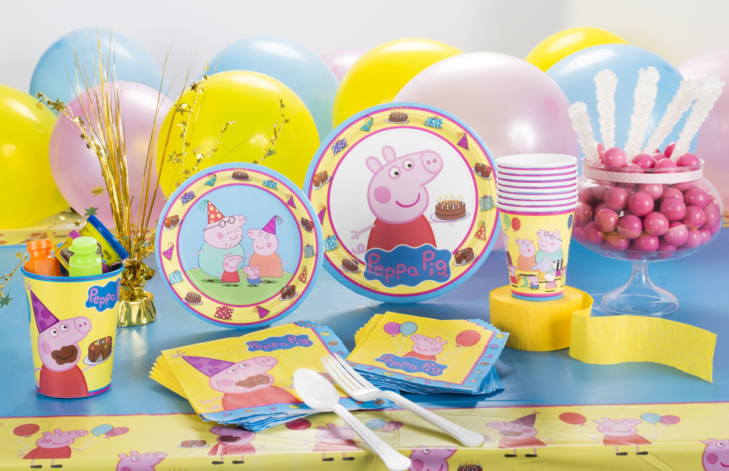 Nickelodeon Peppa Pig Round Paper Disposable Lunch Plates,Yellow/Pink, 9-in, 8-pk, for Birthday Party Composite_or_Mixed