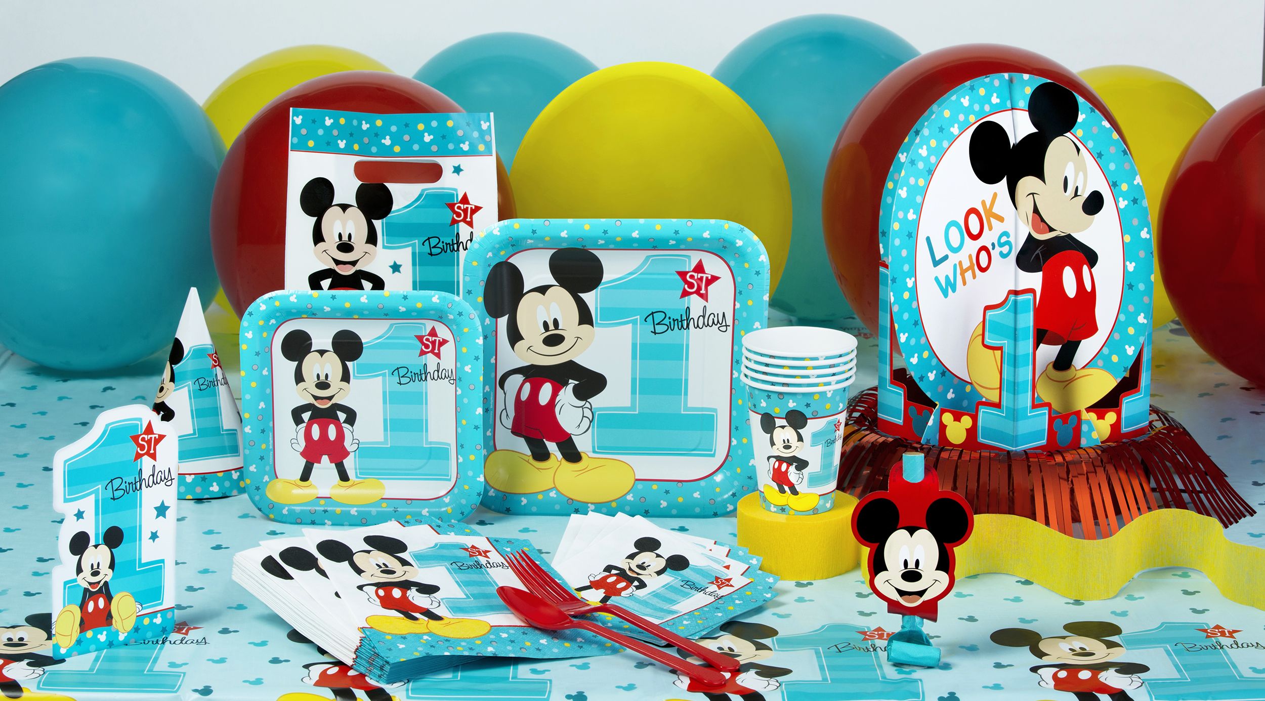 Assiettes à dîner pour fête de 1er anniversaire, Disney Mickey Mouse, carré, 9 po, paq. 8 Composite_or_Mixed