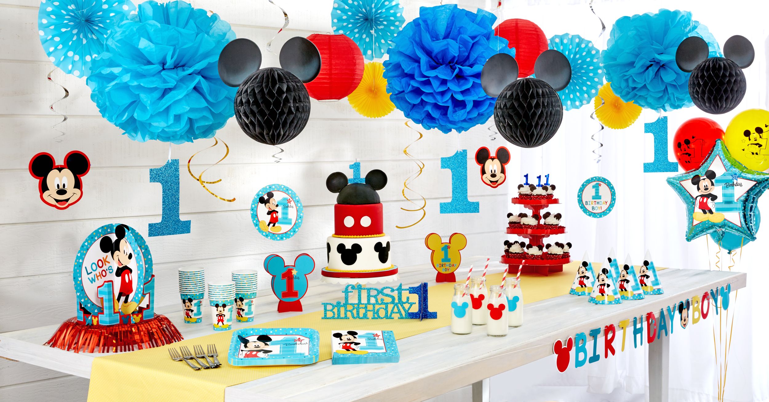 Assiettes à dîner pour fête de 1er anniversaire, Disney Mickey Mouse, carré, 9 po, paq. 8 Composite_or_Mixed
