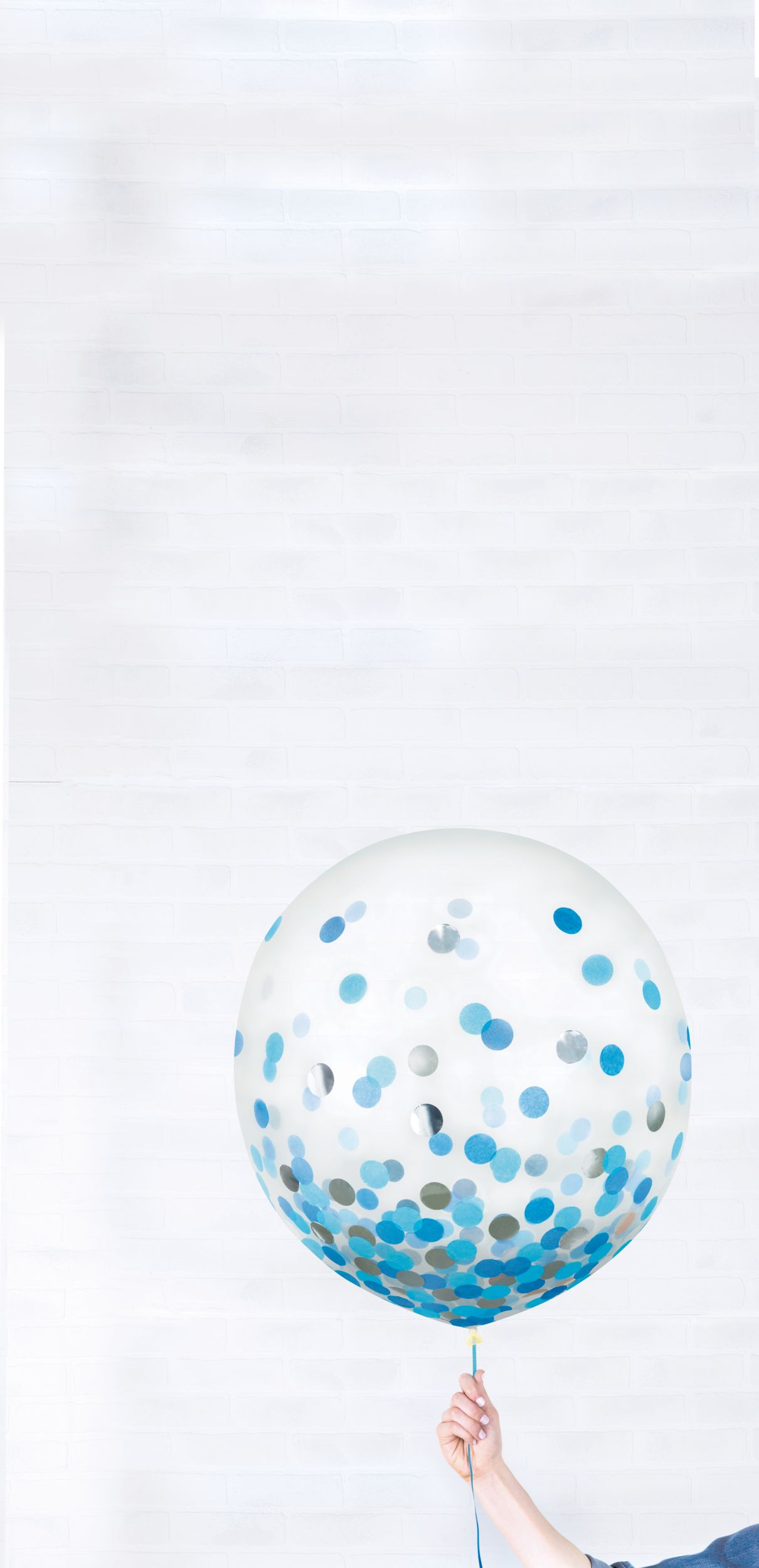 Ballons en latex ronds confettis transparents, bleu métallique/argent, 24 po, paq. 2, pour fête d'anniversaire Front_Flat
