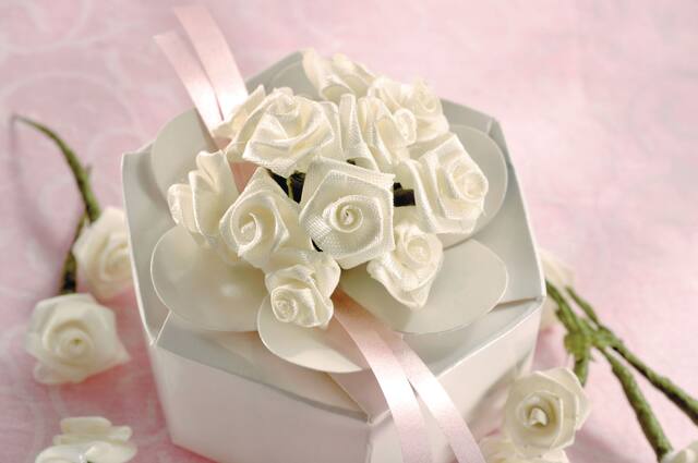 Ivory Rose Napkins, 144-ct Overhead_Plunge