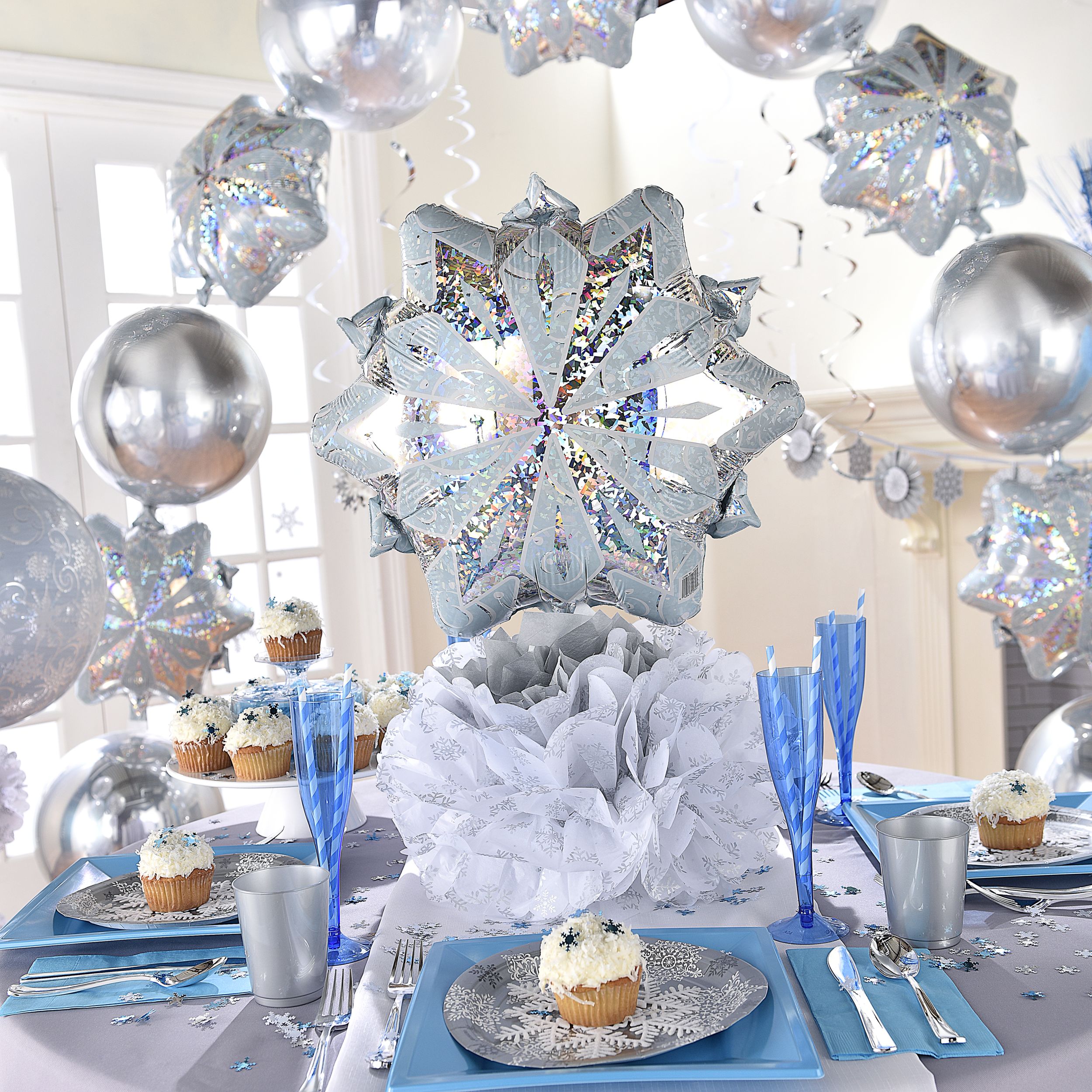 Ballon en aluminium satiné, flocon de neige, argent et bleu, 18 po, gonflement à l'hélium et ruban inclus, pour hiver/Noël Composite_or_Mixed