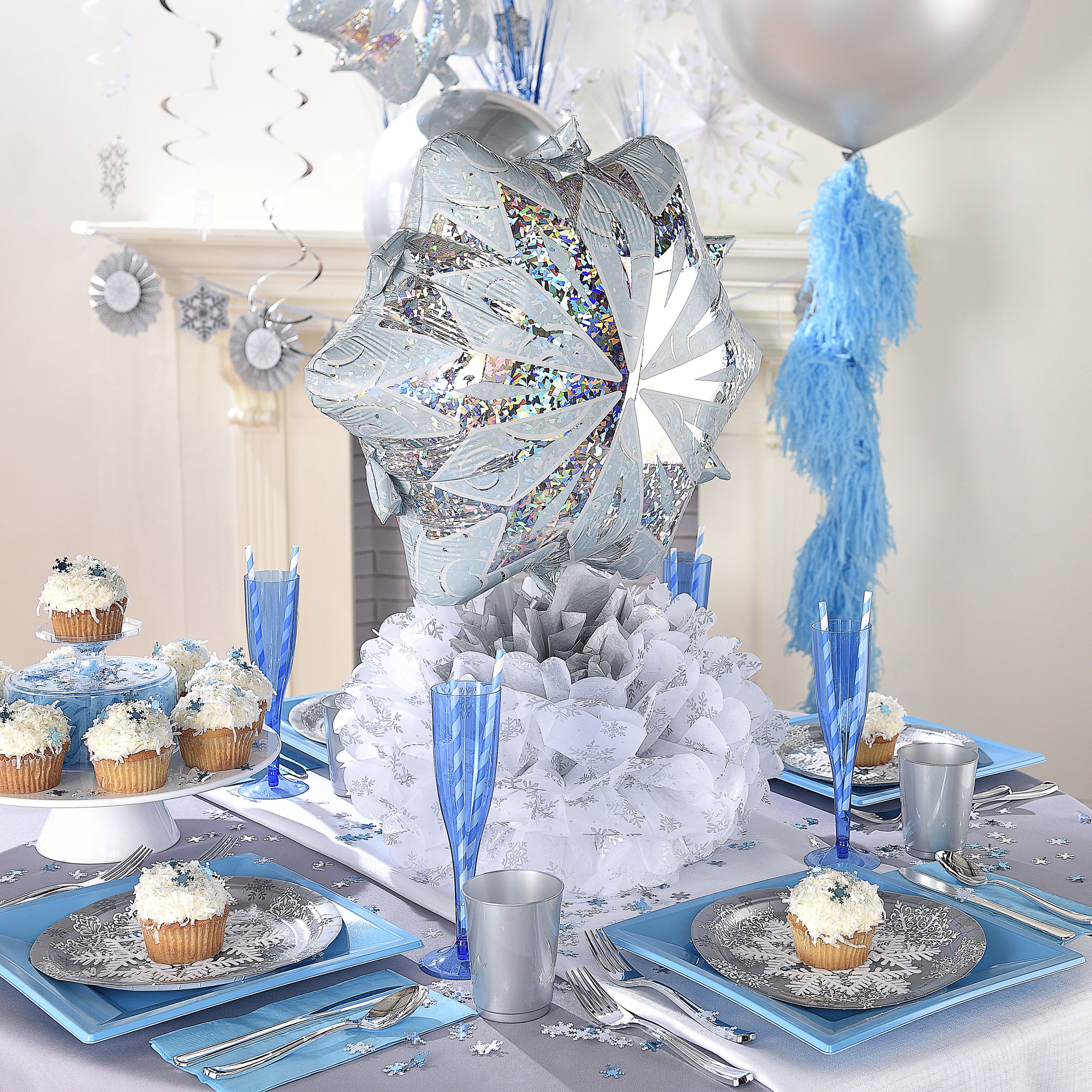 Ballon en aluminium satiné, flocon de neige, argent et bleu, 18 po, gonflement à l'hélium et ruban inclus, pour hiver/Noël Composite_or_Mixed