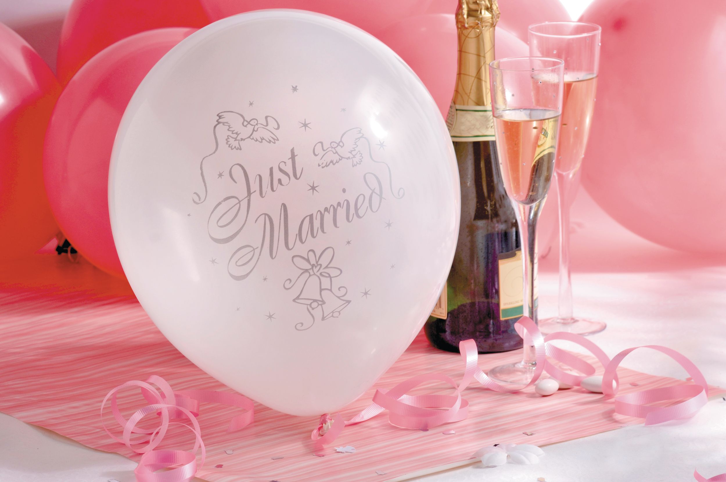 "Just Married" Round Latex Balloons, White/Silver, 12-in, 15-pk, for Wedding Front_Angled_Left