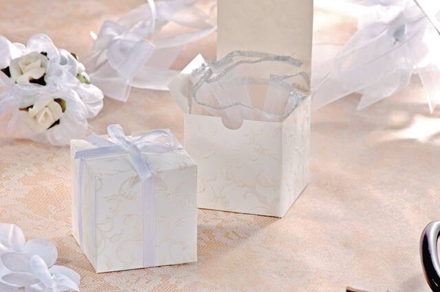 Embossed Cube Favour Boxes, 24-pk Overhead_Plunge