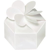 Boîtes-cadeaux d'invités pétale blanc, paq. 12 Overhead_Plunge