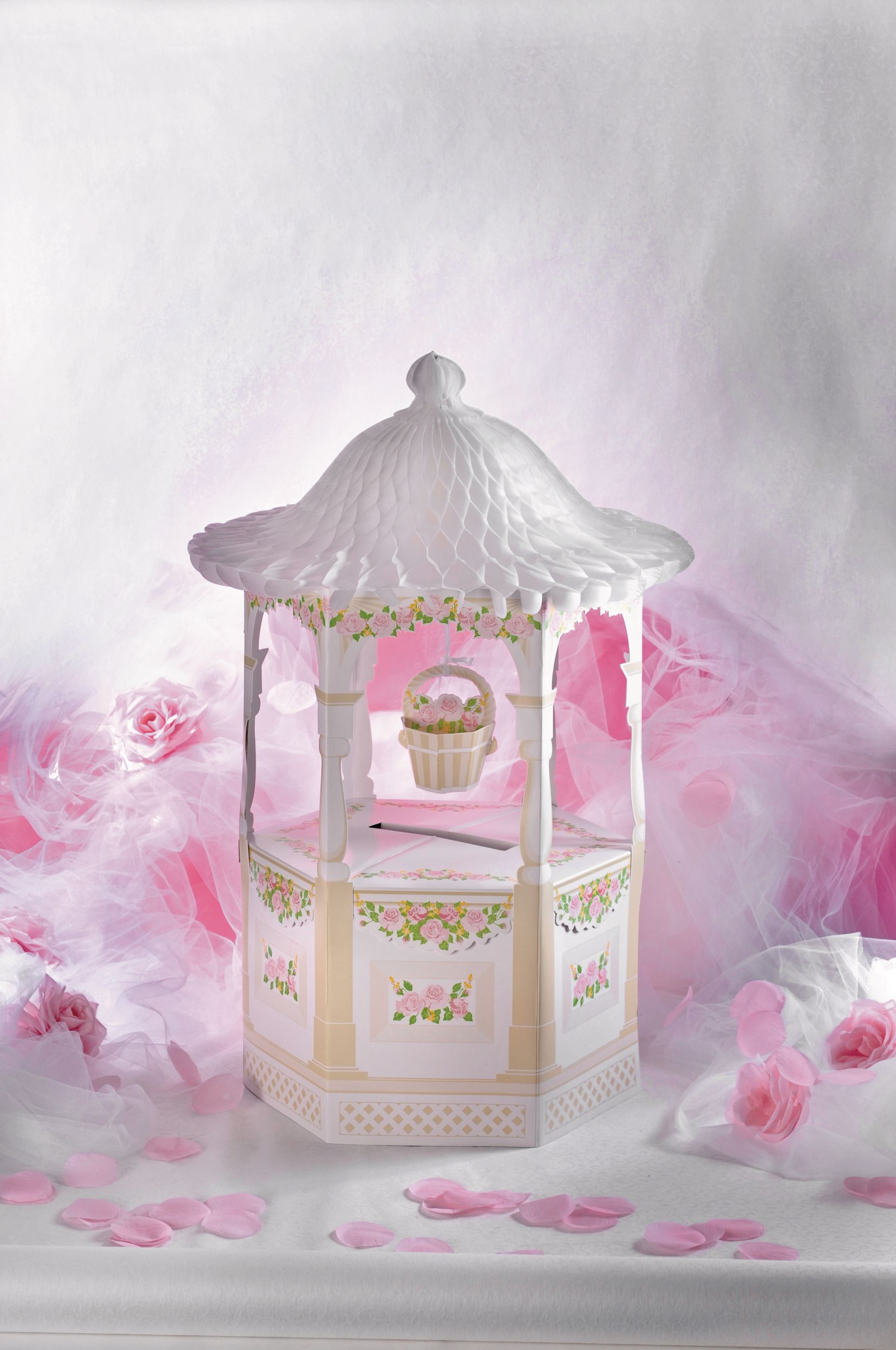 Wishing Well Centerpiece, 30-in Overhead_Plunge