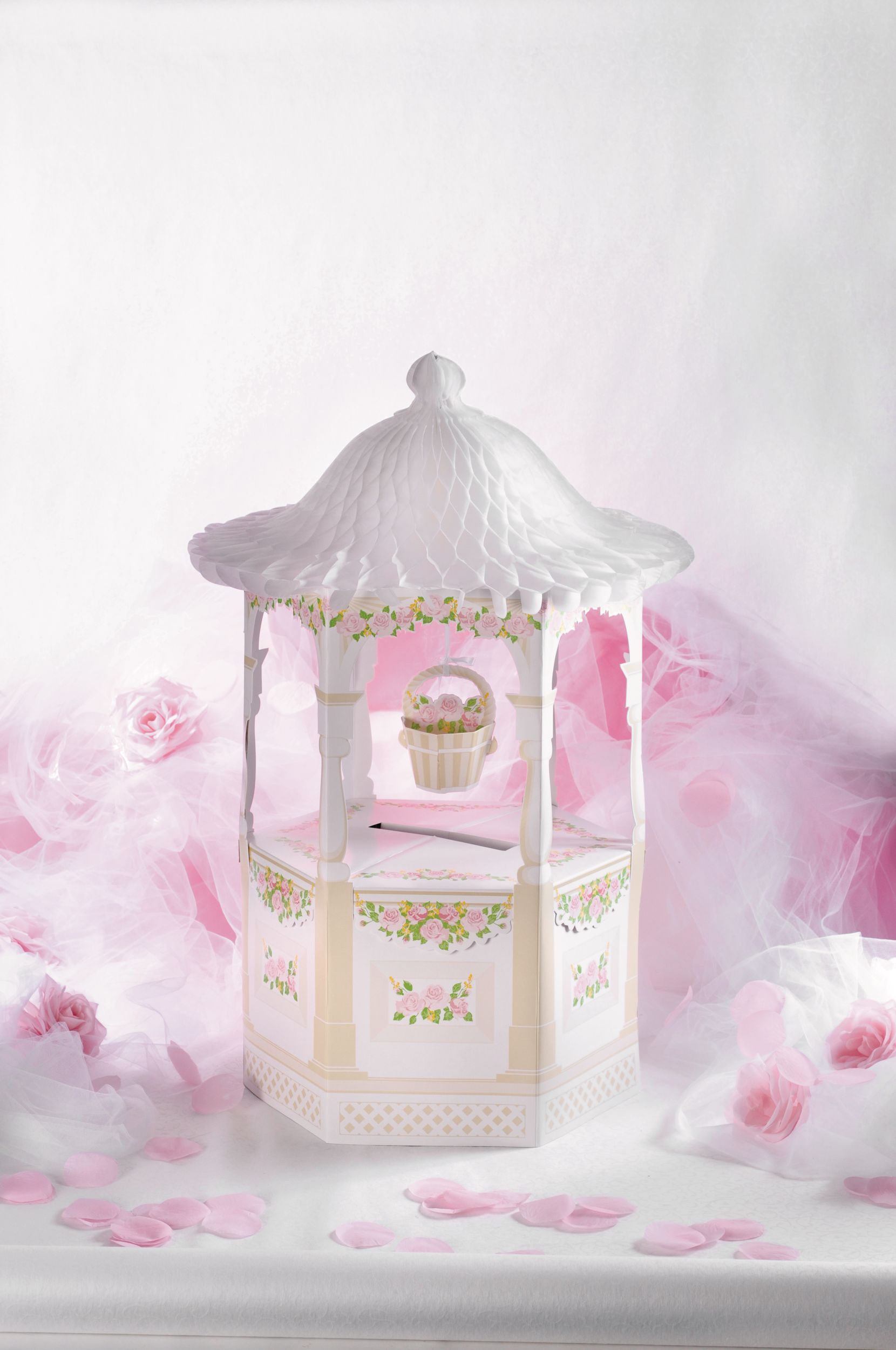 Wishing Well Centerpiece, 30-in Overhead_Plunge