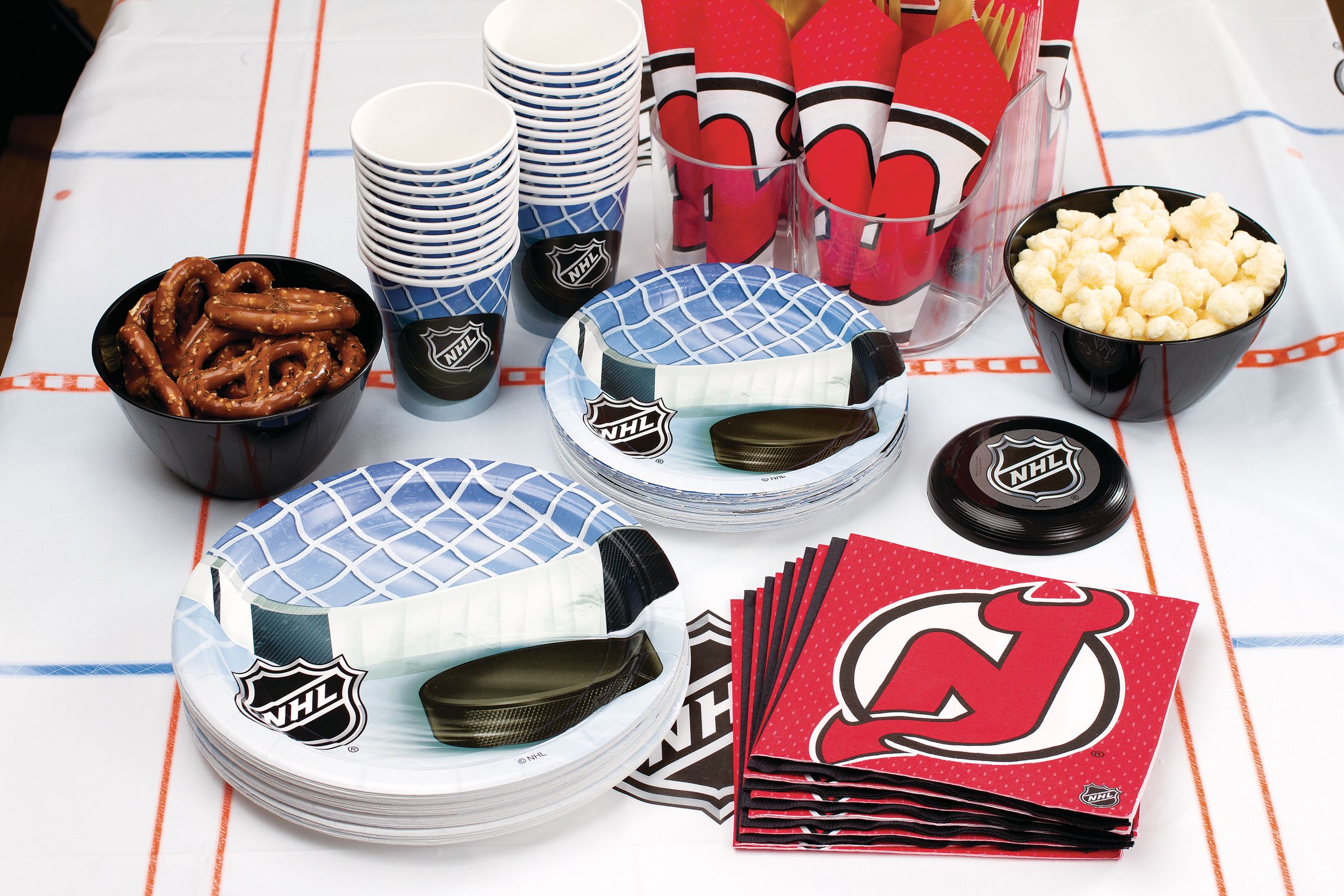 National Hockey League NHL New Jersey Devils Square Paper Disposable Lunch Napkins, Red, 6.5-in, 16-pk, 2-ply, for Sports Party Composite_or_Mixed