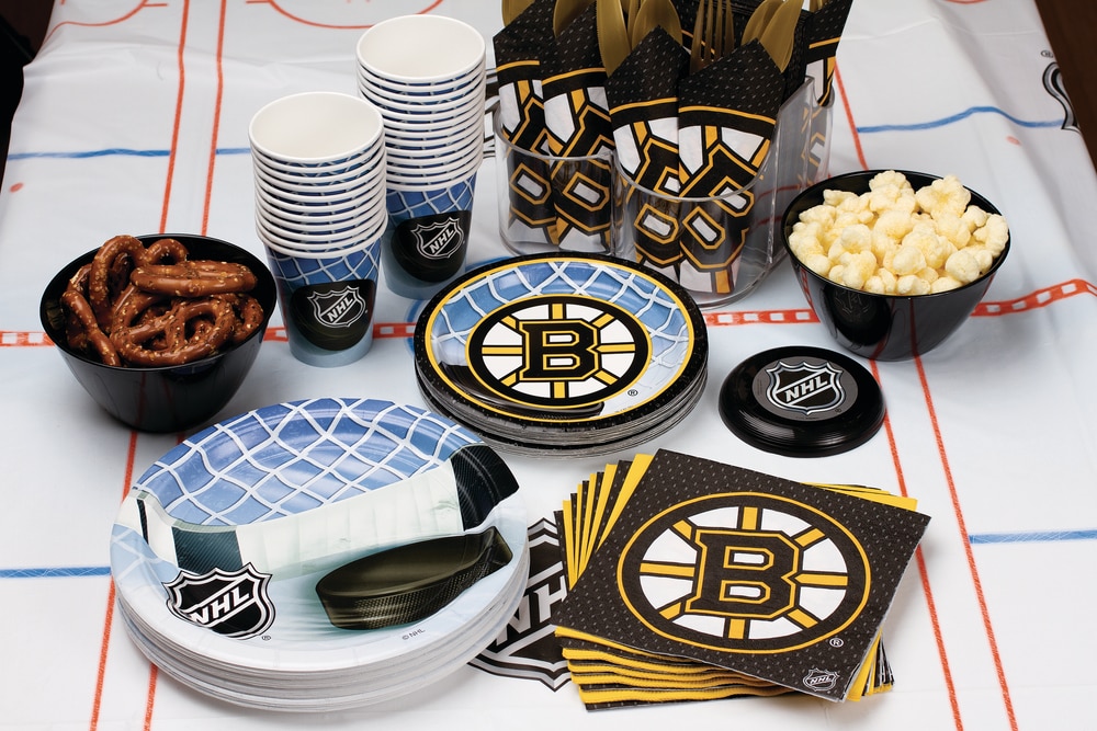 Boston Bruins Dessert Plates, 8pk Canadian Tire