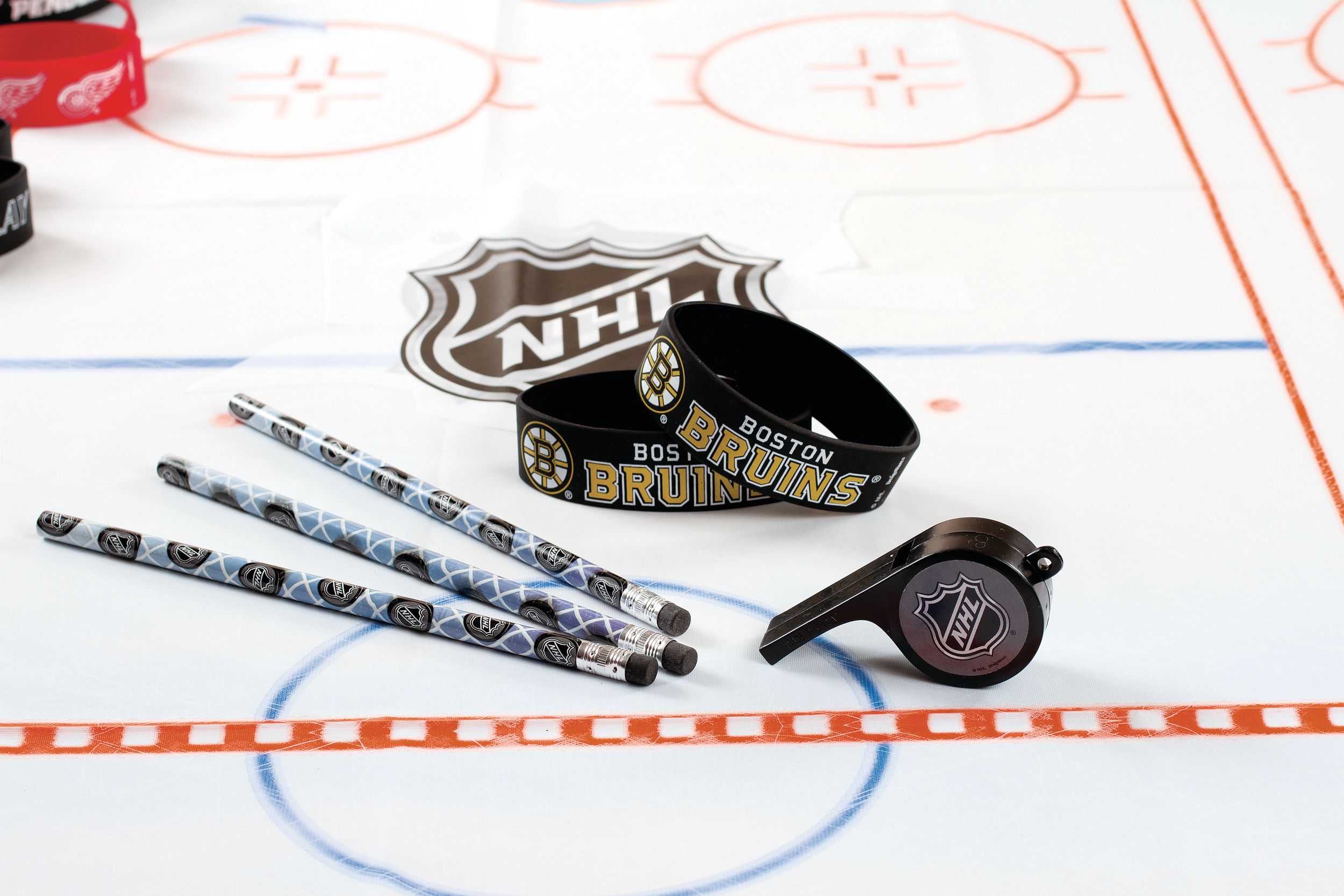 Boston Bruins Dessert Plates, 8-pk Composite_or_Mixed