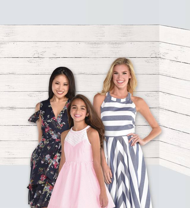 White Wood Scene Setter, 2-pc CloseUp