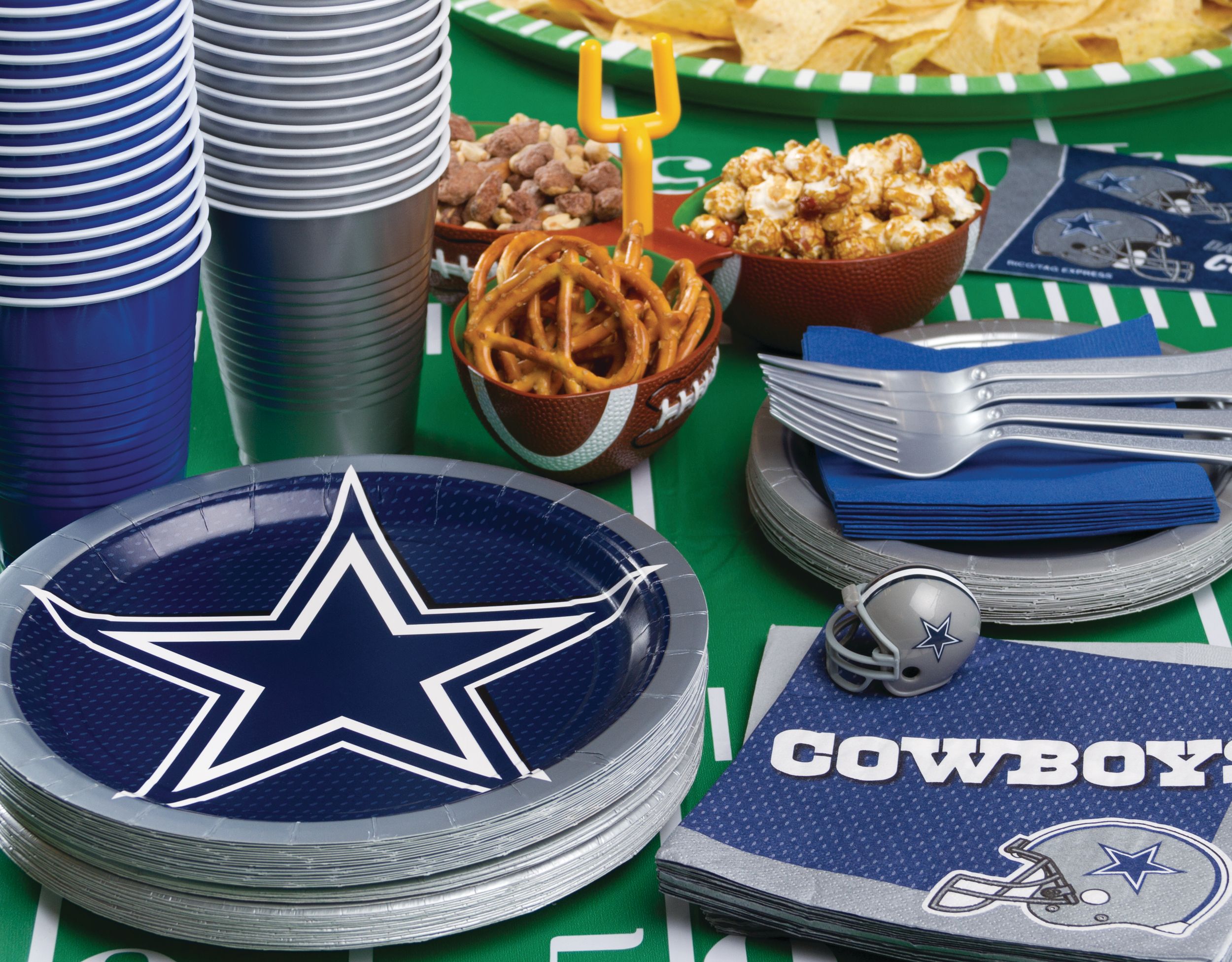 Dallas Cowboys Lunch Plates, 18-pk Composite_or_Mixed