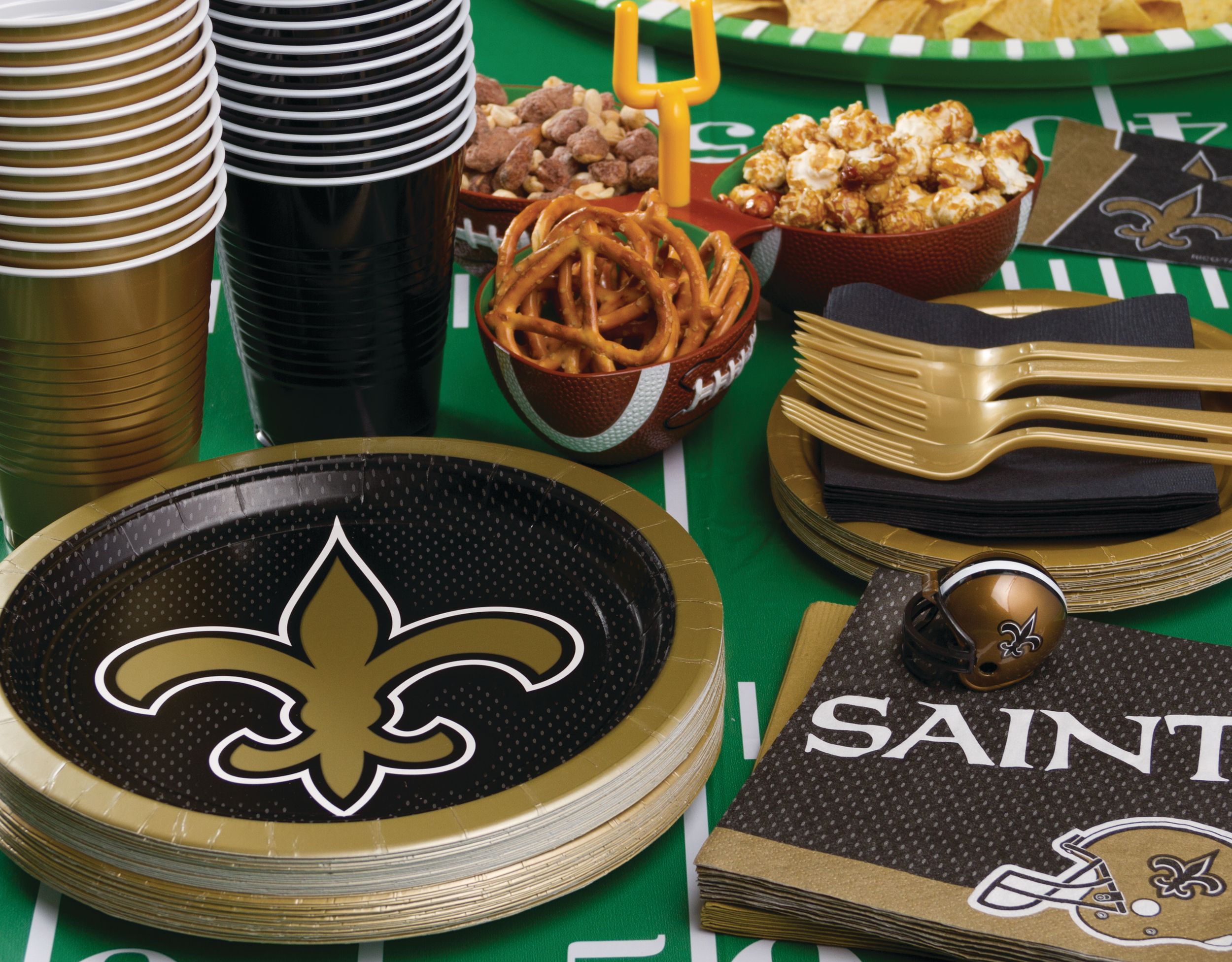 New Orleans Saints Lunch Plates, 18-pk Composite_or_Mixed