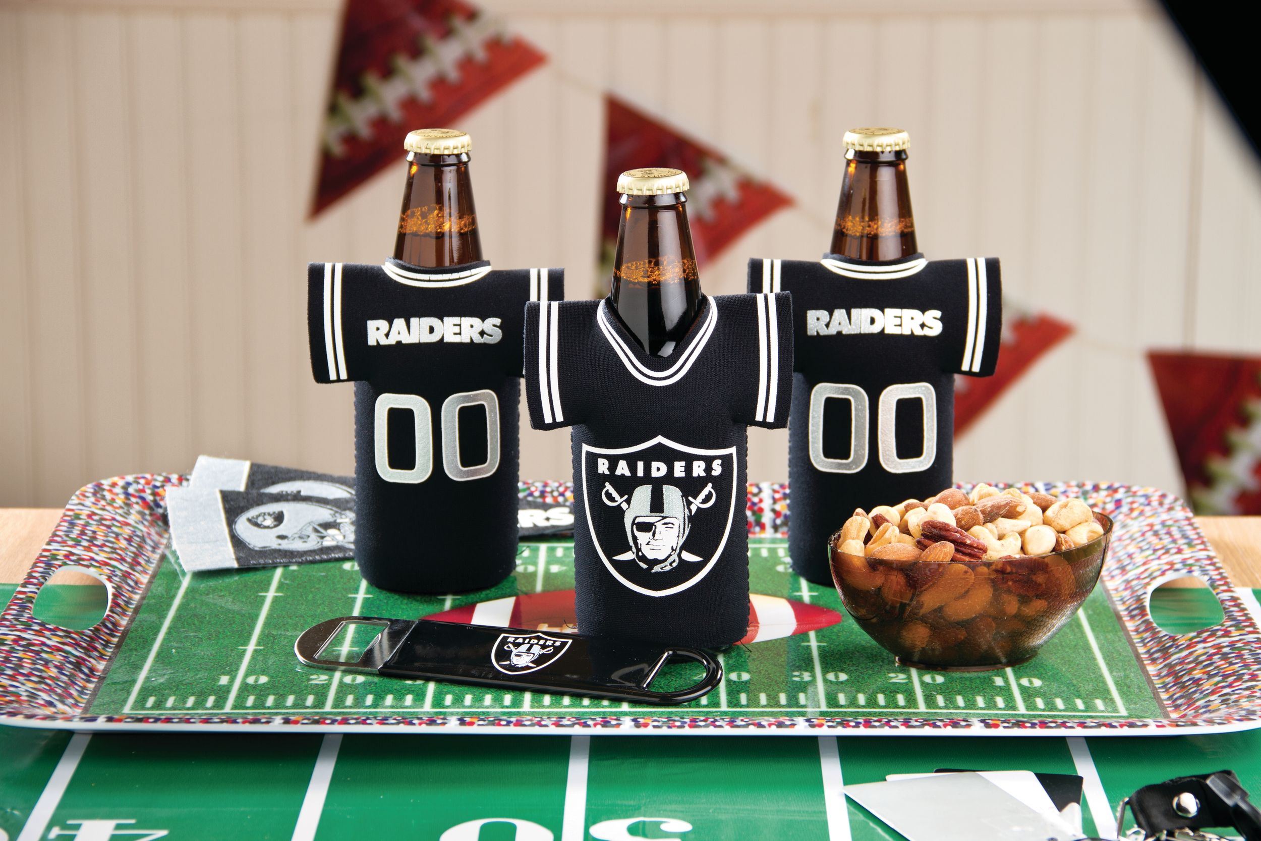 Oakland Raiders Lunch Plates, 18-pk Composite_or_Mixed