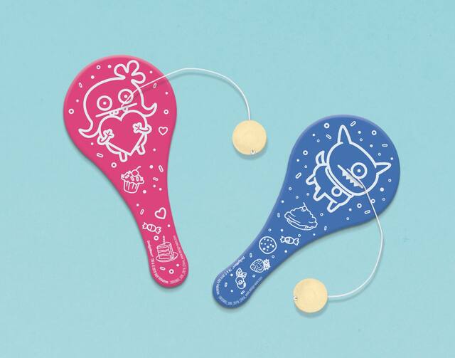 Bolos UglyDolls pour cadeaux-surprises d'anniversaire, bleu/rose, paq. 8 Overhead_Flat