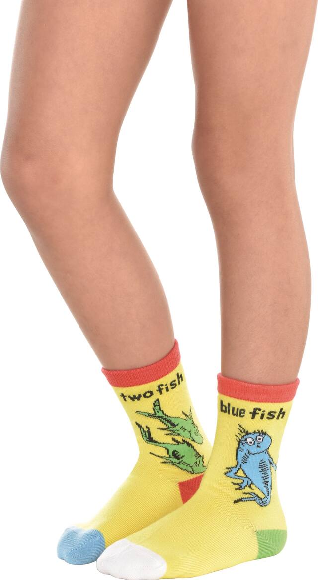 Socquettes Dr. Seuss One Fish, Two Fish pour adulte, jaune, taille unique, accessoire à porter pour anniversaires Front_Angled_Left