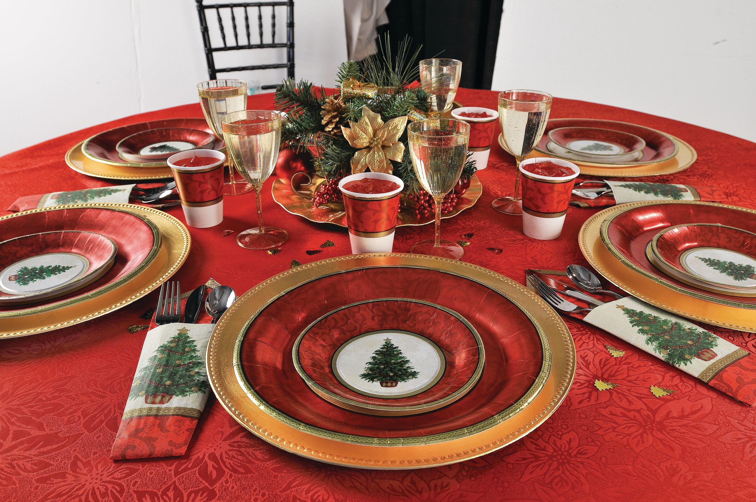 Classic Christmas Tree Dinner Plates, 8-pk Composite_or_Mixed