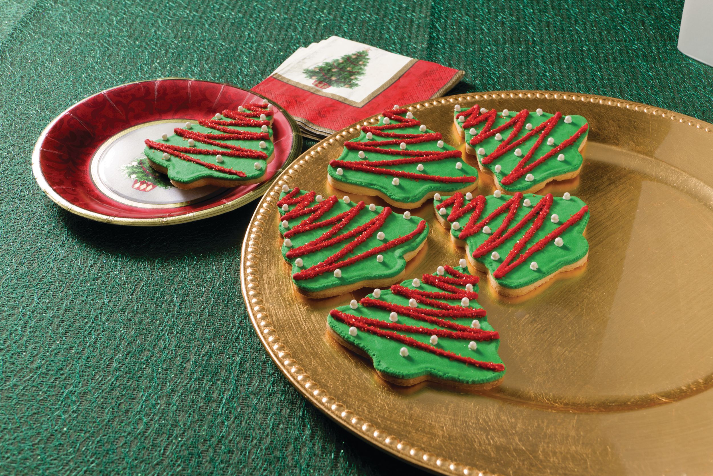 Classic Christmas Tree Dinner Plates, 8-pk Composite_or_Mixed