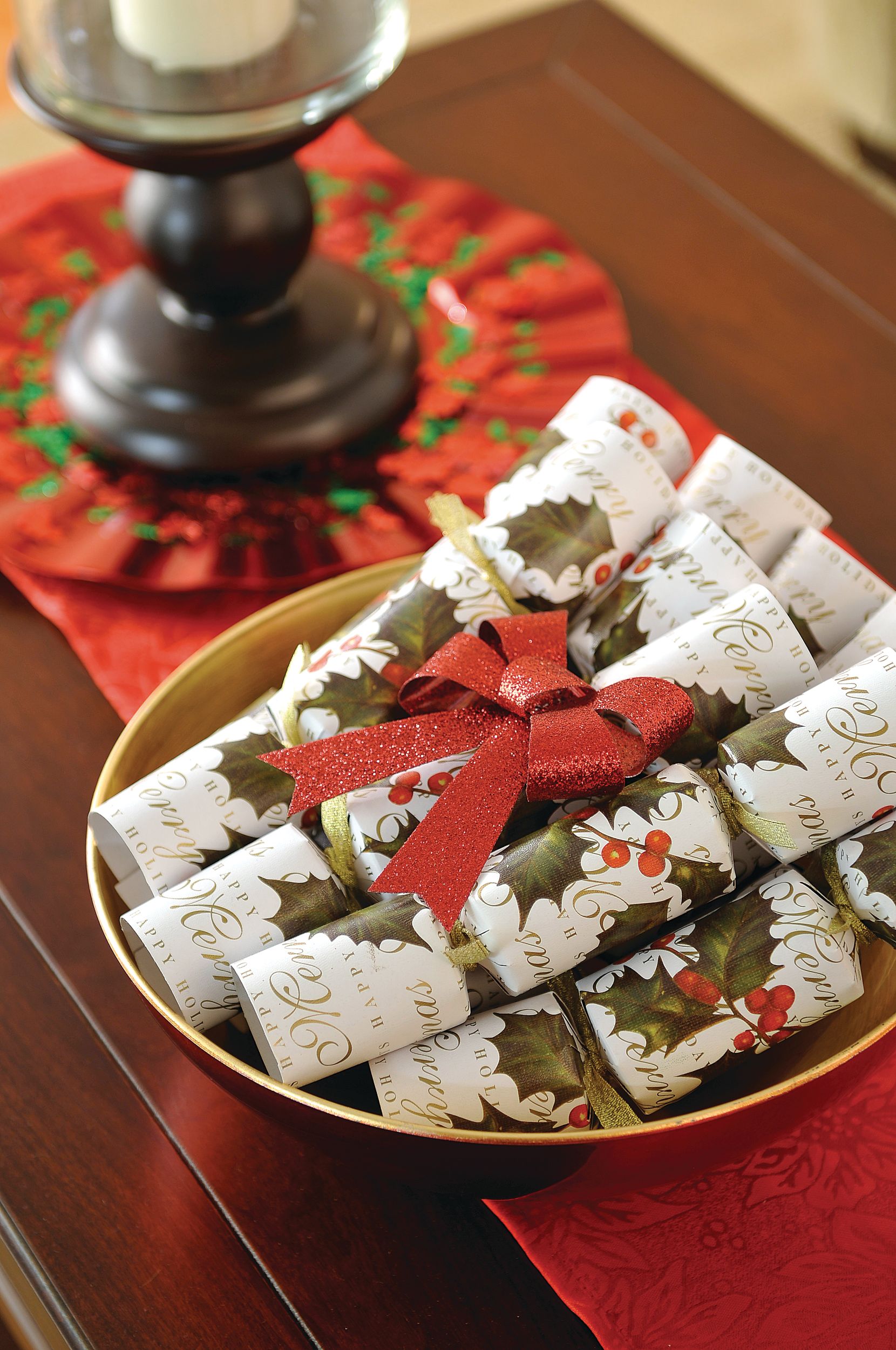 Holly Christmas Crackers, 8-pk Front_Angled_Left