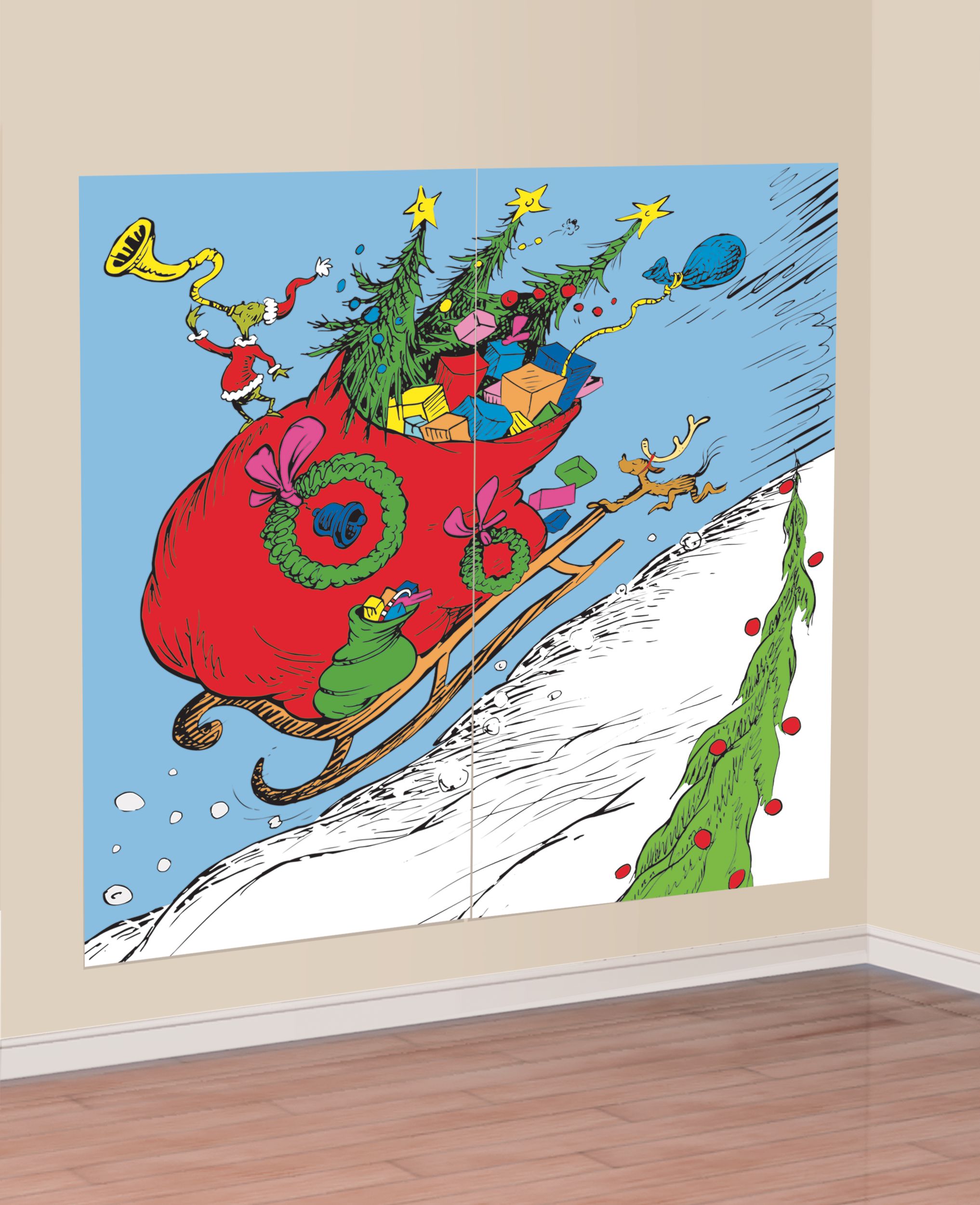 Traditional Christmas Grinch Scene Setter, 2-pk Front_Angled_Right