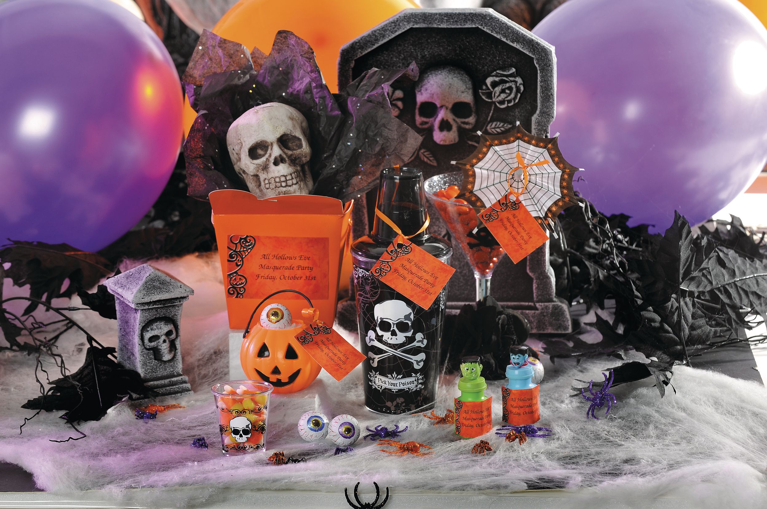 Gothic Greetings Halloween Invitations, 20-pk Overhead_Plunge