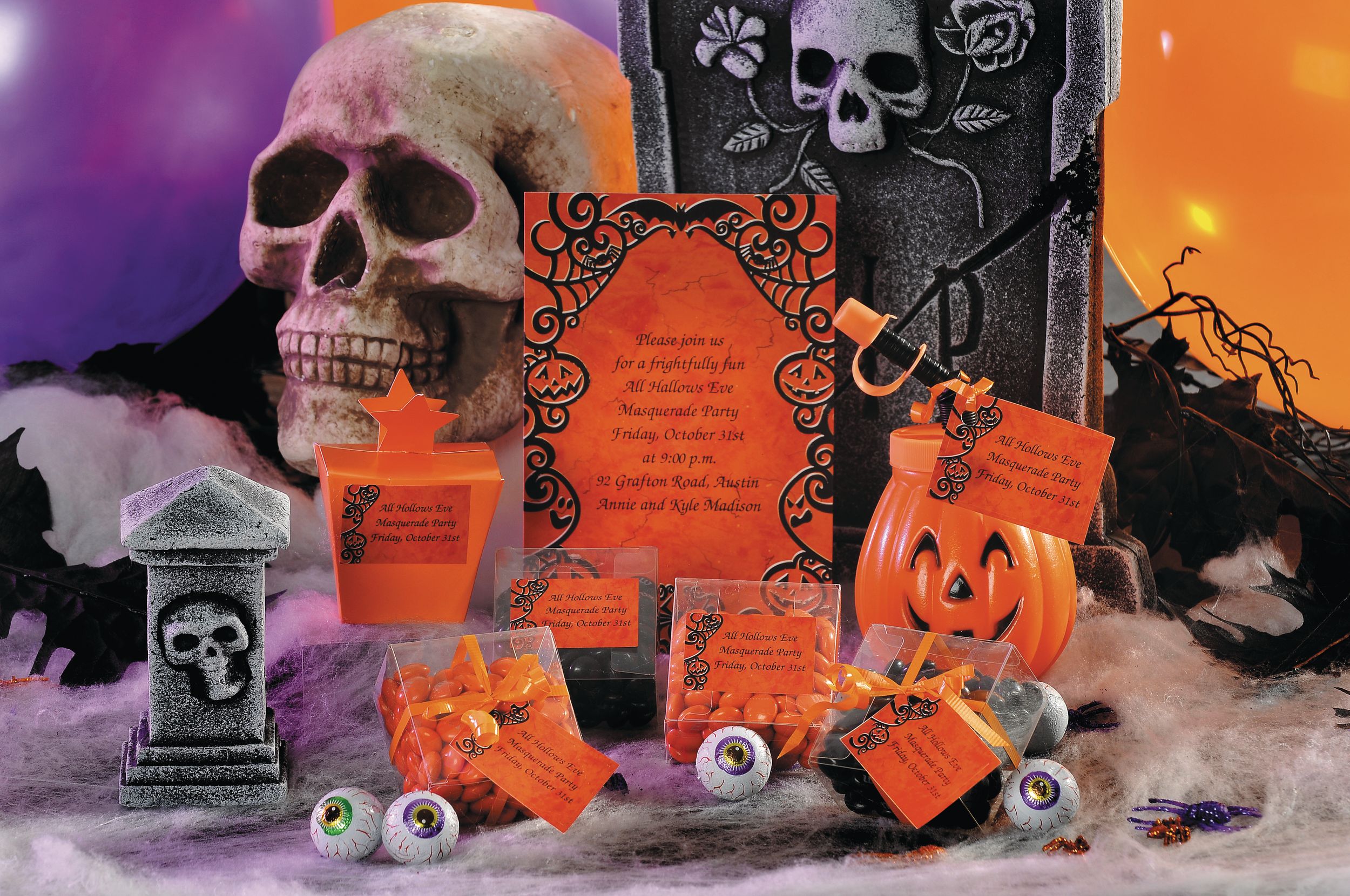 Gothic Greetings Halloween Invitations, 20-pk Overhead_Plunge