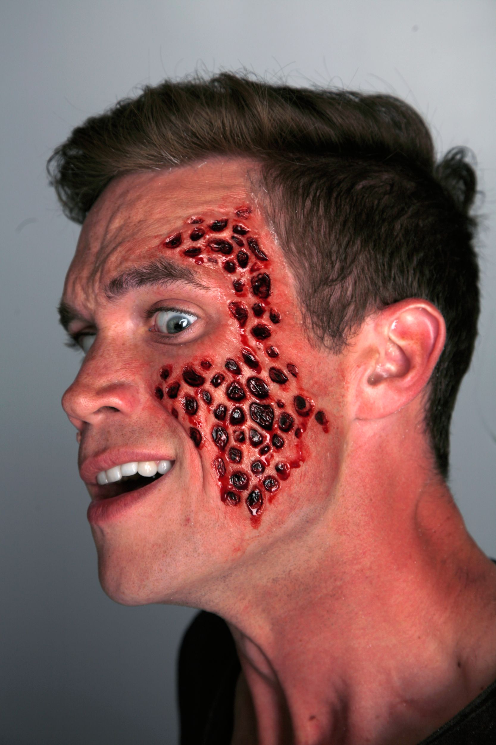 Tinsley Transfers Trypophobia Hole Temporary Tattoos, Black/Red, 2-pk, Wearable Favours  for Halloween Front_Flat