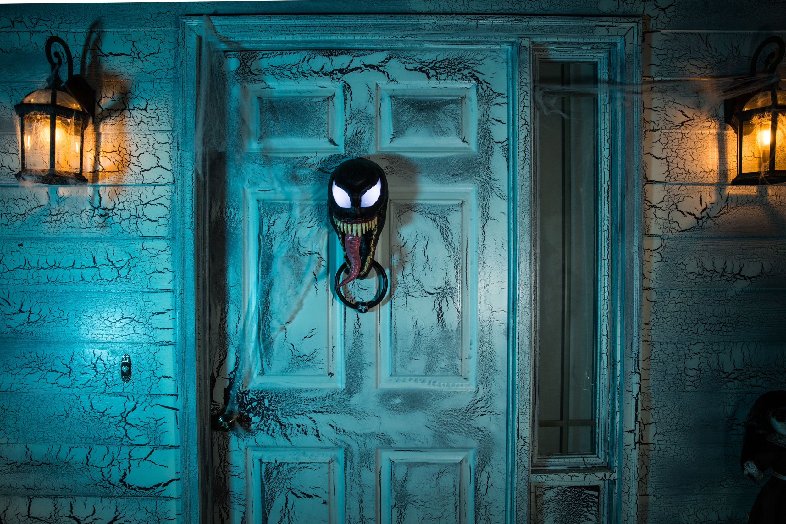 Disney Marvel Spider-Man Venom Animated Door Knocker Prop with Batteries, Black, 18-in, Sound Activated Indoor/Outdoor Decoration for Halloween Front_Flat