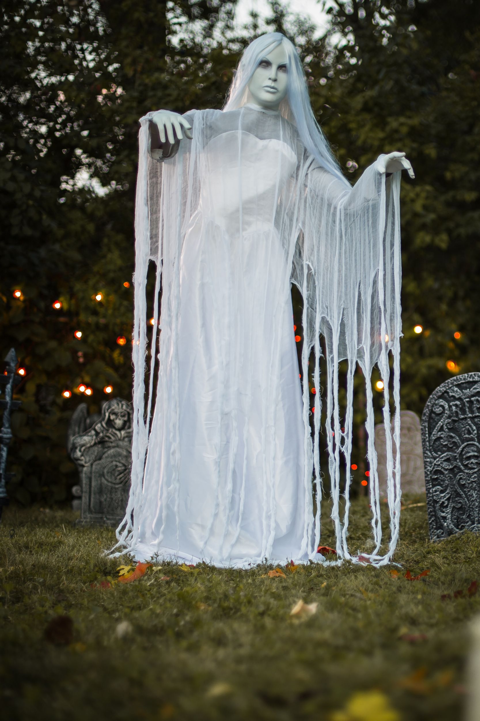 Ghost Woman Animated Rising Horror Character, White, 40-in, Sound Activated Indoor/Outdoor Decoration for Halloween Front_Flat