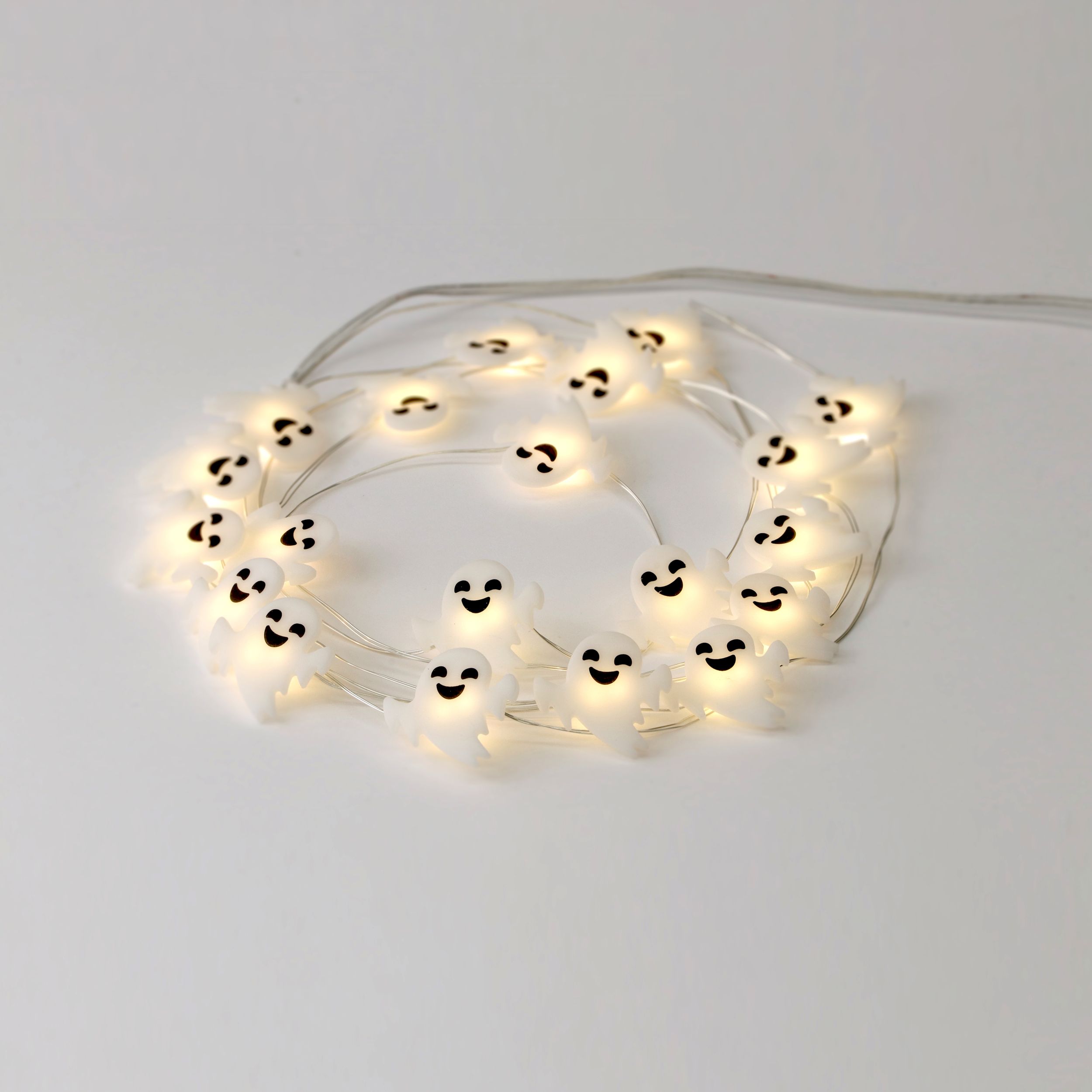 Jeu de lumières à DEL, fantômes, blanc, 6,3 pi, paq. 20, décorations d'intérieur/d'extérieur pour l'Halloween CloseUp