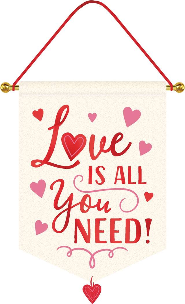 Affiche en tissu Love is All You Need Front_Flat
