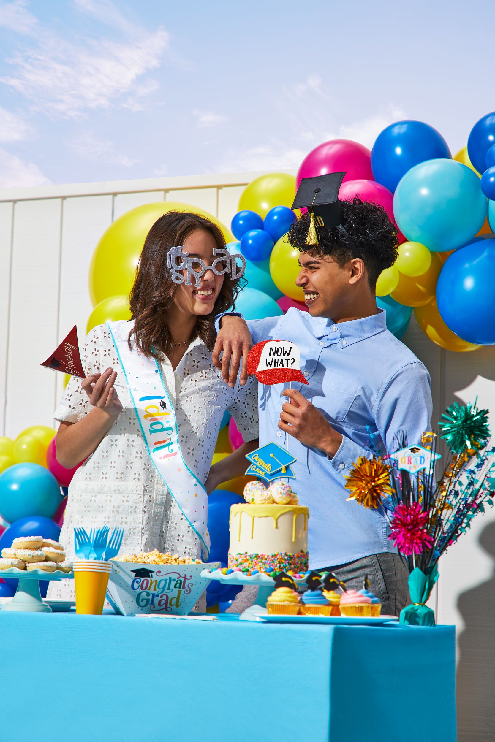 Follow Your Dreams "Congrats Grad" Square Paper Disposable Serving Bowls, White/Multi-Coloured, 10-in, 3-pk, for Graduation Composite_or_Mixed