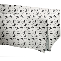 Nappe en vinyle à dos en flanelle du diplômé Front_Angled_Left