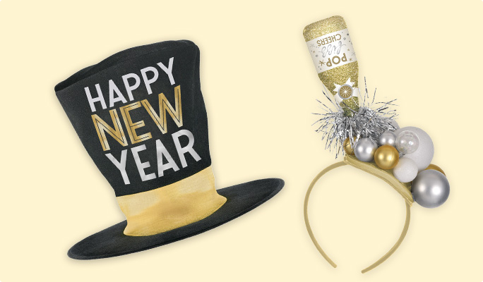 Un chapeau haut-de-forme noir et or « Happy New Year » et un serre-tête or et argent.