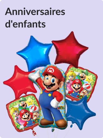 Un ballon en forme de Mario entouré de Super Mario Bros. et de ballons rouges et bleus en forme d’étoile.